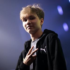 场的一颗明 场的一颗明